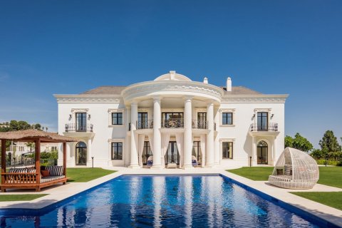 7 bedrooms Villa in Marbella, Spain No. 27561