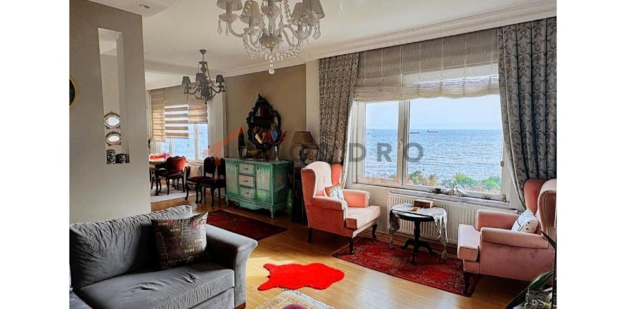 3 dormitorios Apartment en Bakırköy, Turkey No. 115539