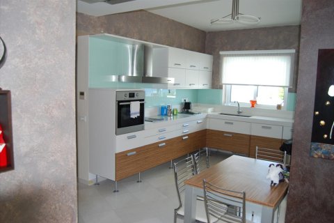 3 bedrooms Villa in Heraklion, Greece No. 109693 9