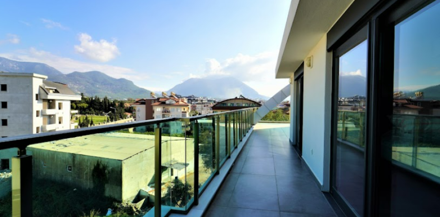 5 rooms Apartment in Oba, Turkey No. 21662