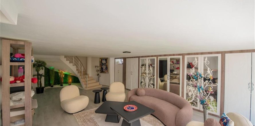 7 rooms Villa in Mahmutlar, Turkey No. 92457