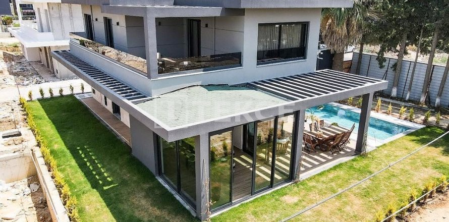 6 bedrooms Villa in Quang Minh, Vietnam No. 91163