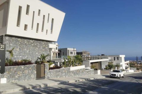 7 bedrooms Villa in Germasogeia, Cyprus No. 70739 2