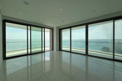 3 bedrooms Apartment in Germasogeia, Cyprus No. 81760 12