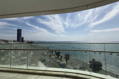 3 bedrooms Apartment in Germasogeia, Cyprus No. 81760 11