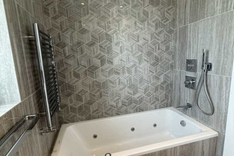 3 bedrooms Apartment in Germasogeia, Cyprus No. 81760 5