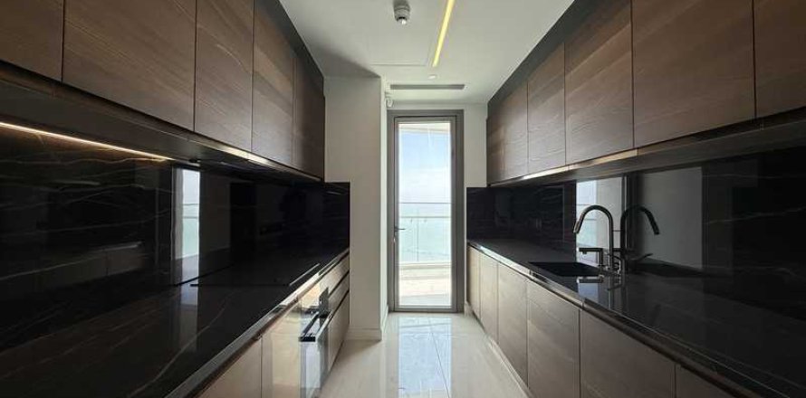 3 bedrooms Apartment in Germasogeia, Cyprus No. 81760