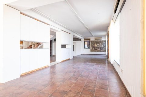 485m² Commercial property en Nicosia, Cyprus No. 105071 3