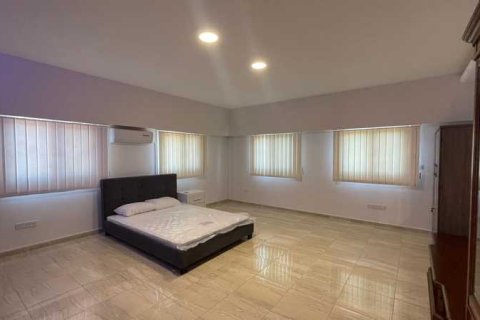 7 bedrooms House in Kolossi, Cyprus No. 63075 12