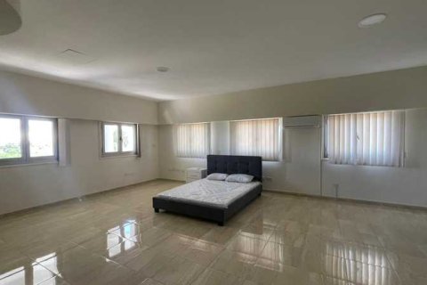 7 bedrooms House in Kolossi, Cyprus No. 63075 13