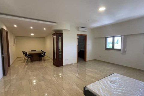 7 bedrooms House in Kolossi, Cyprus No. 63075 9