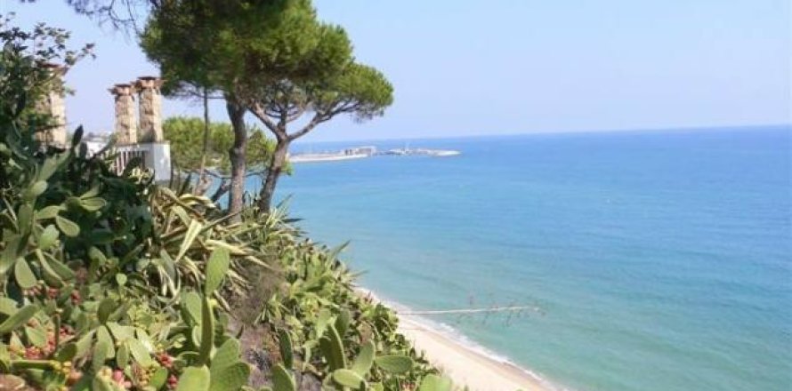 Land en Arenys de Mar, Spain No. 27221