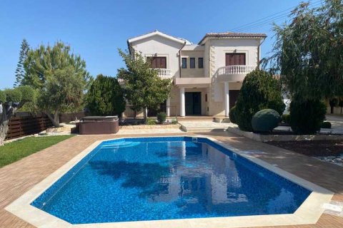 4 bedrooms Villa in Paphos, Cyprus No. 101937 1