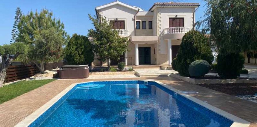4 bedrooms Villa in Paphos, Cyprus No. 101937