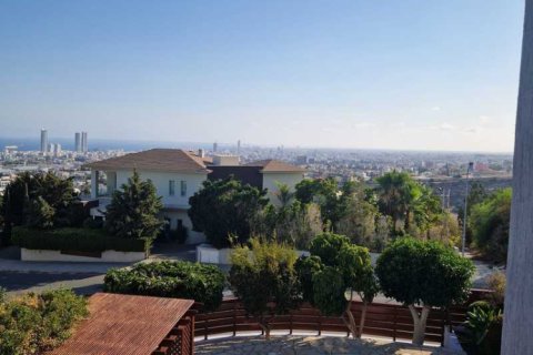 4 bedrooms Villa in Germasogeia, Cyprus No. 75697 1