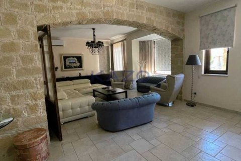 4 bedrooms Villa in Episkopi, Cyprus No. 65421 2