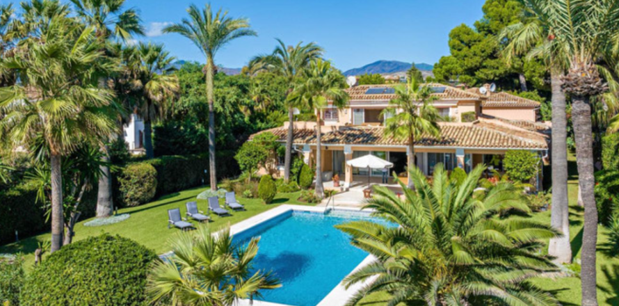 9 chambres House à Estepona, Spain No. 83874