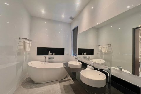 4 bedrooms House in Chiang Mai, Thailand No. 97612 11