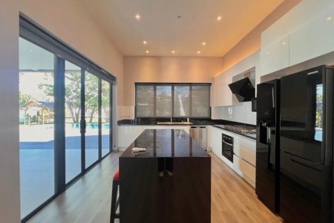 4 bedrooms House in Chiang Mai, Thailand No. 97612 2