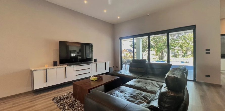 4 bedrooms House in Chiang Mai, Thailand No. 97612