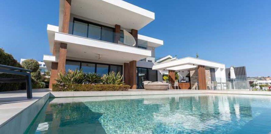 Дом с 6 спальнями в Гермасойя, Кипр №101042