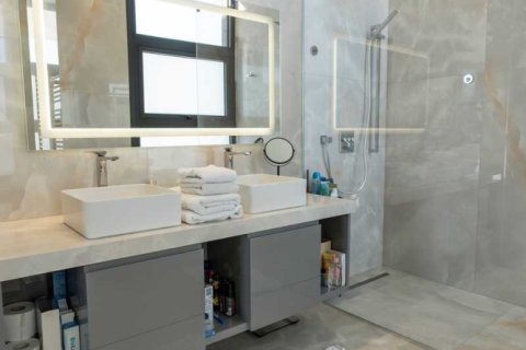 Дом с 6 спальнями в Гермасойя, Кипр №101042 13