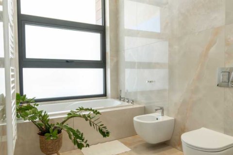 Дом с 6 спальнями в Гермасойя, Кипр №101042 10