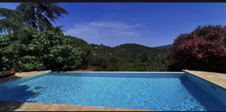 Дом с 5 спальнями в Ле-План-де-ла-Тур, Франция №99818