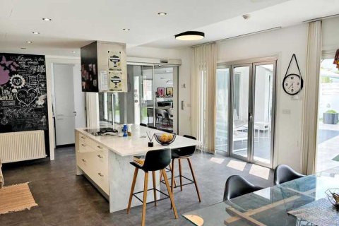 4 dormitorios House en Nicosia, Cyprus No. 63371 7