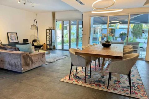 4 dormitorios House en Nicosia, Cyprus No. 63371 2