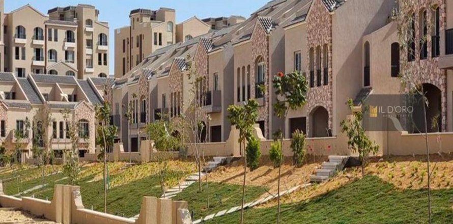 4 dormitorios Townhouse en New Cairo, Egypt No. 39111