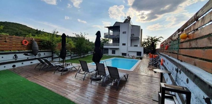 5 bedrooms Villa in Chalkidiki, Greece No. 109063