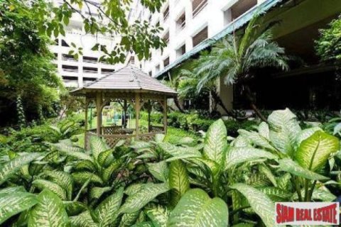 2 bedrooms Apartment in Bangkok, Thailand No. 96807 11