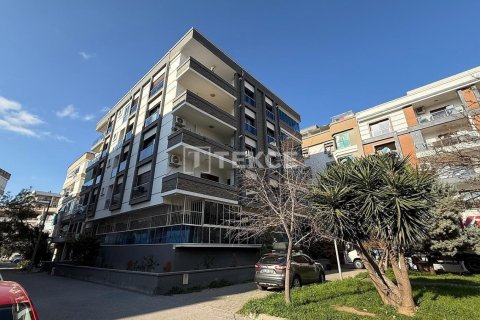 3 dormitorios Apartment en Izmir, Turkey No. 122258