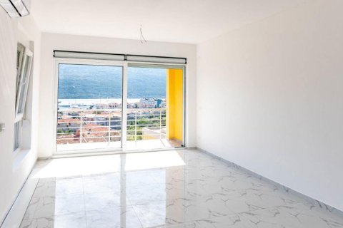 2 bedrooms Apartment in Herceg Novi, Montenegro No. 81124 4