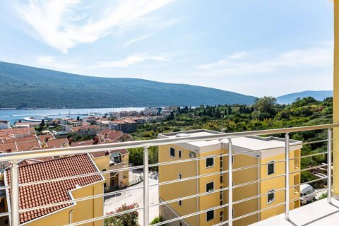 2 bedrooms Apartment in Herceg Novi, Montenegro No. 81124 2