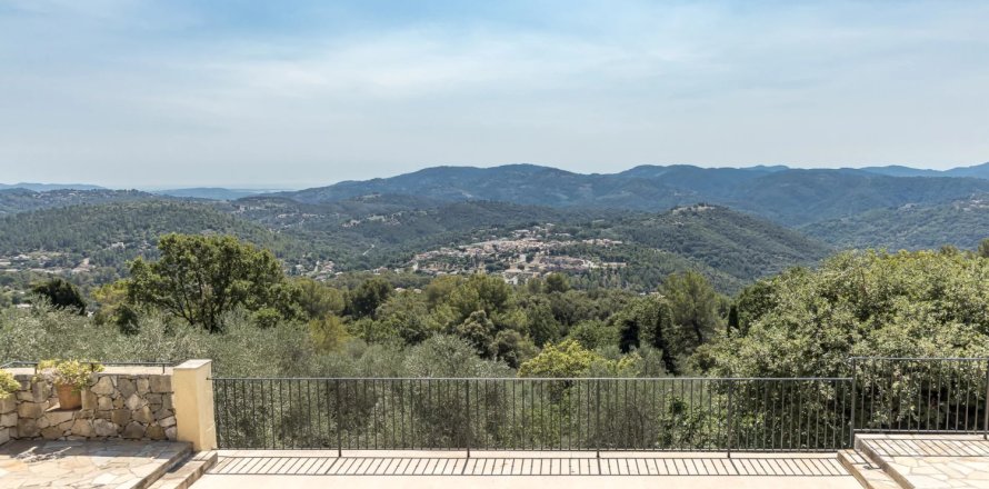 3 bedrooms Villa in Le Tignet, France No. 68730