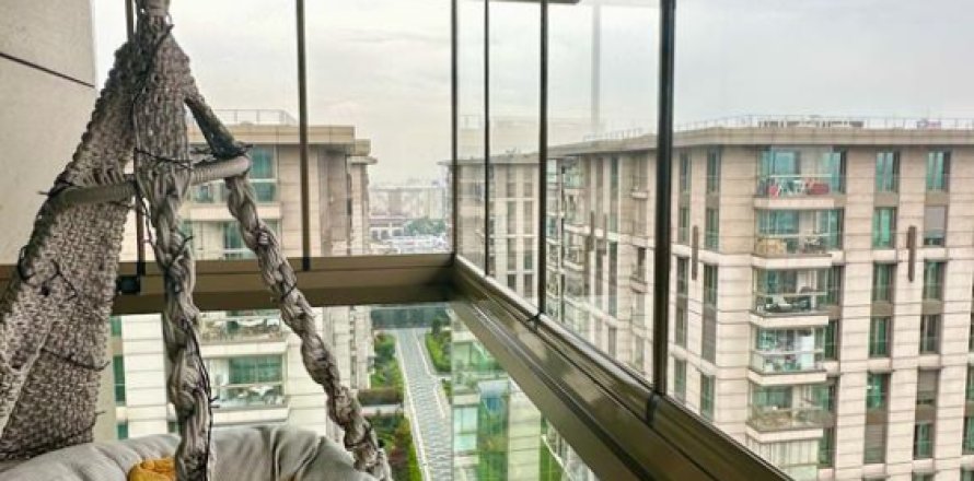 4 bedrooms Apartment in Istanbul, Turkey No. 16239