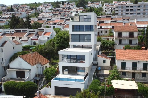 2 dormitorios Villa en Krashichi, Montenegro No. 104677 2