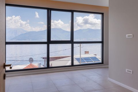 2 dormitorios Villa en Krashichi, Montenegro No. 104677 20