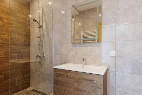 2 dormitorios Villa en Krashichi, Montenegro No. 104677 23