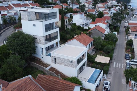 2 dormitorios Villa en Krashichi, Montenegro No. 104677 9