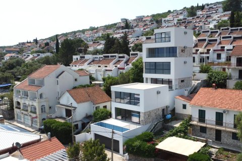 2 dormitorios Villa en Krashichi, Montenegro No. 104677 4