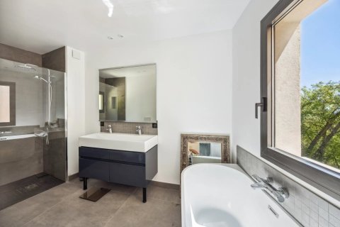 4 bedrooms Villa in Grasse, France No. 100253 7