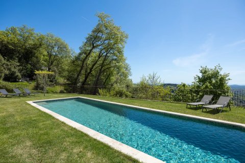 4 bedrooms Villa in Grasse, France No. 100253 10