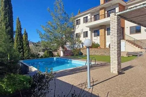 4 bedrooms Villa in Pera Pedi, Cyprus No. 66570 1