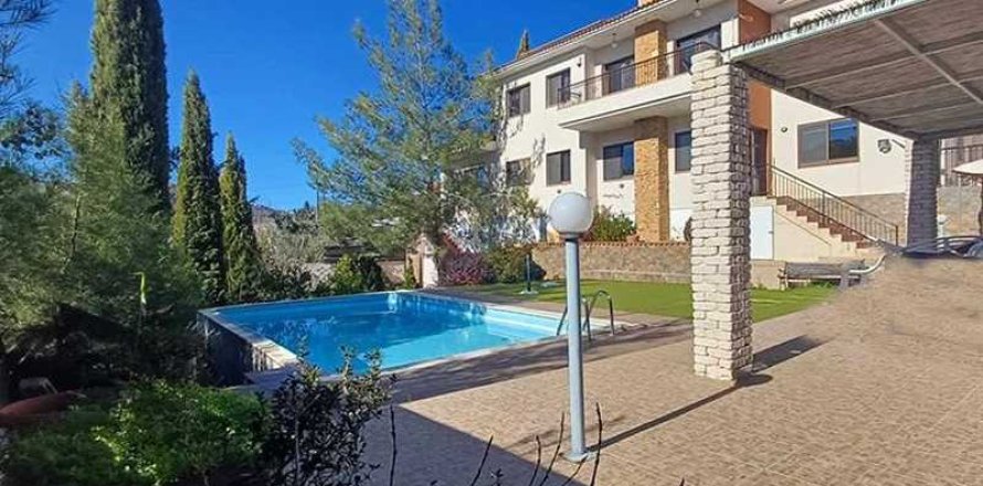 4 bedrooms Villa in Pera Pedi, Cyprus No. 66570