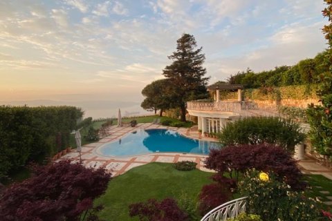 5 bedrooms Villa in Khanh Hoa, Vietnam No. 14995 2