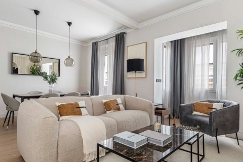 2 bedrooms Apartment in Madrid, Spain No. 89995