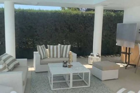 5 dormitorios Villa en Pano Polemidia, Cyprus No. 31953 4